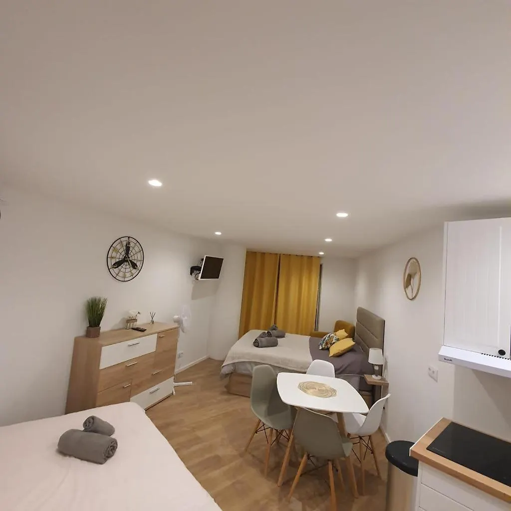 Center Marina View Yellow Studio Funchal